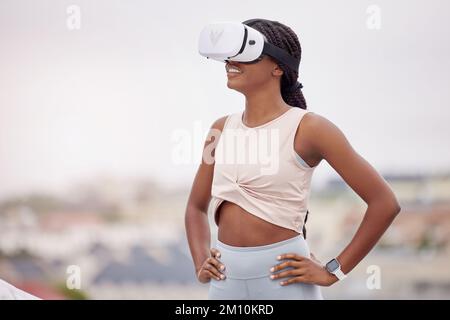 Fitness VR, entraînement de femme noire et métaverse en ville, entraînement futuriste et exercice numérique sur un toit. 3D santé, technologie et Afrique Banque D'Images