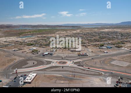 L'autoroute 50 traverse la communauté en développement de Silver Springs, dans le comté de Lyon, au Nevada. Banque D'Images