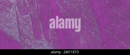 Abstrait art fond violet foncé avec couleur argent. Peinture sur toile multicolore. Fragment de l'œuvre. La texture de fond. Violet décoratif peint Banque D'Images