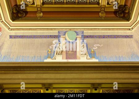 Plafond du Grand Lodge à l'intérieur du Freemasons' Hall de Londres, montrant les quatre vertus cardinales Banque D'Images