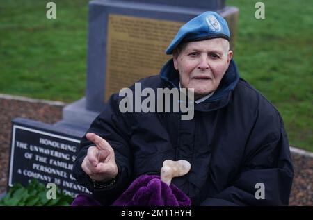 Charlie Cooley, de Galway, ancien combattant d'Une compagnie, 35th Infantry Battalion, qui a participé au siège de Jadotville en septembre 1961, lors d'un événement visant à dévoiler un monument dédié aux familles du personnel d'Une compagnie, à la caserne de Cutume, Athlone. Date de la photo: Vendredi 9 décembre 2022. Banque D'Images