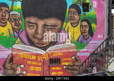 Amérique du Sud, Colombie, Departamento de Antioquia, Medellín, San Javier, Comuna 13, scène de rue dans le quartier célèbre Comuna 13 Banque D'Images