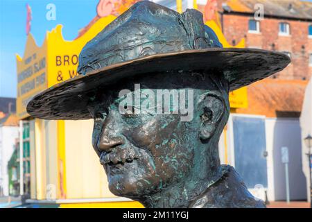 Angleterre, Dorset, Poole, Poole Harbour, Statue de Robert Baden-Powell Banque D'Images