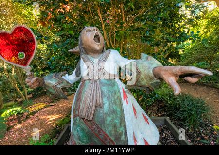 Angleterre, Dorset, Abbotsbury, les jardins subtropicaux, Statue de la Reine des coeurs du livre Alice in Wonderland de Lewis Carroll Banque D'Images