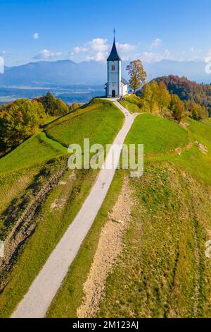 Vue de St Église Primus et Felician. Jamnik, Kranj, haute-Carniola, Slovénie, Europe. Banque D'Images