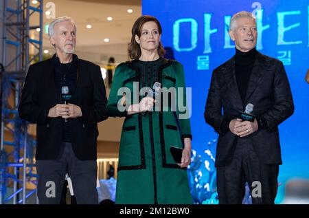 Le cinéaste canadien James Cameron, l'actrice Sigourney Weaver, l ...