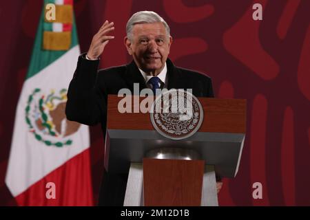 Mexico, Mexique. 08th décembre 2022. 8 décembre 2022, Mexico, Mexique: Le Président mexicain, Andres Manuel Lopez Obrador, s'exprime dans son discours lors de la conférence d'information quotidienne du matin au Palais national. Sur 8 décembre 2022 à Mexico, Mexique. (Photo par Ismael Rosas/ Eyepix Group/Sipa USA) crédit: SIPA USA/Alay Live News Banque D'Images