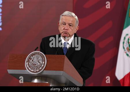 Mexico, Mexique. 08th décembre 2022. 8 décembre 2022, Mexico, Mexique: Le Président mexicain, Andres Manuel Lopez Obrador, s'exprime dans son discours lors de la conférence d'information quotidienne du matin au Palais national. Sur 8 décembre 2022 à Mexico, Mexique. (Photo par Ismael Rosas/ Eyepix Group/Sipa USA) crédit: SIPA USA/Alay Live News Banque D'Images