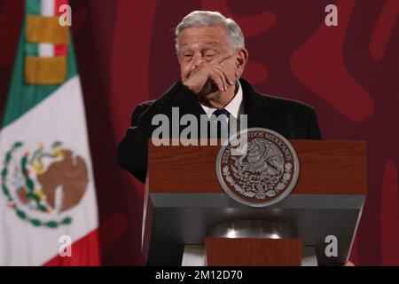 Mexico, Mexique. 08th décembre 2022. 8 décembre 2022, Mexico, Mexique: Le Président mexicain, Andres Manuel Lopez Obrador, s'exprime dans son discours lors de la conférence d'information quotidienne du matin au Palais national. Sur 8 décembre 2022 à Mexico, Mexique. (Photo par Ismael Rosas/ Eyepix Group/Sipa USA) crédit: SIPA USA/Alay Live News Banque D'Images