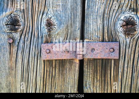 Italie, Vénétie, Dolomites. Bois ancien, détail de planches de bois vieillies, architecture alpine Banque D'Images