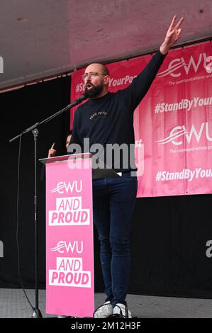 Londres, Royaume-Uni. 9th décembre 2022. Président du Royal Mail les travailleurs qui frappent sur le salaire, les emplois et les conditions. Nous exigeons un rallye de Simon Thompson sur la place des partenaires. Crédit : voir Li/Picture Capital/Alamy Live News Banque D'Images