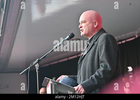 Londres, Royaume-Uni. 9th décembre 2022. Le Président Dave Ward est secrétaire général du Syndicat des travailleurs et travailleuses des communications des travailleurs et travailleuses de la poste royale qui travaillent sur les salaires, les emplois et les conditions. Nous exigeons un rallye de Simon Thompson sur la place des partenaires. Crédit : voir Li/Picture Capital/Alamy Live News Banque D'Images