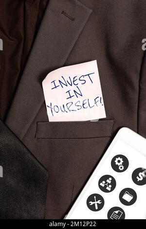 L'affichage conceptuel vous investit. Vitrine d'affaires Apprenez de nouvelles choses ou de nouveaux matériaux rendant ainsi votre beaucoup mieux Banque D'Images