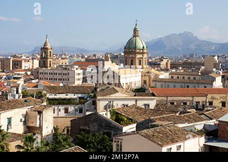 Vieille ville de Palerme, vue sur les toits, Palazzo Marchesi et Chiesa del Gesù à Casa Professa, Palerme, Sicile, Italie, Europe Banque D'Images