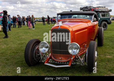 1932 Ford modèle 18 Hot Rod ‘904 YUU’ exposé au Scramble d’octobre qui s’est tenu au Bicester Heritage Centre le 9th octobre 2022. Banque D'Images