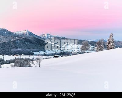 Vue sur le lac Aegeri derrière Rigi et Pilatus, Gottschalkenberg, canton de Zug, Suisse, Europe Banque D'Images