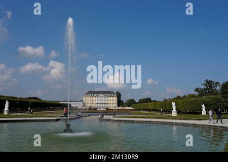 Allemagne, Rhénanie-du-Nord-Westphalie, Brühl, Château d'Augustusburg, parc du château, fontaine Banque D'Images