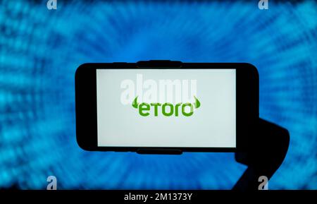 Inde. 9th décembre 2022. Dans cette illustration, le logo eToro de s'affiche sur l'écran d'un téléphone portable. (Image de crédit : © Idrees Abbas/SOPA Images via ZUMA Press Wire) Banque D'Images