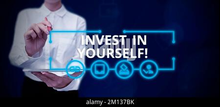 L'affichage conceptuel vous investit. Mot pour apprendre de nouvelles choses ou des matériaux rendant ainsi votre beaucoup mieux Banque D'Images