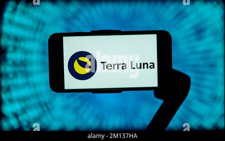 Inde. 9th décembre 2022. Sur cette photo, le logo de Terra (LUNA) s'affiche sur l'écran d'un téléphone portable. (Image de crédit : © Idrees Abbas/SOPA Images via ZUMA Press Wire) Banque D'Images