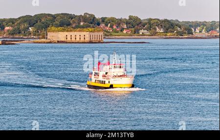 Ferry dans le port de Portland Banque D'Images