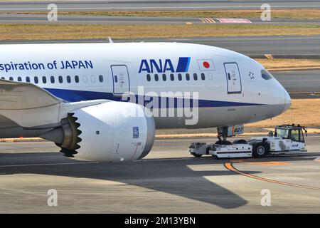 Préfecture de Chiba, Japon - 19 décembre 2020 : Boeing B787-8 Dreamliner (JA827A) de All Nippon Airways (ANA). Banque D'Images