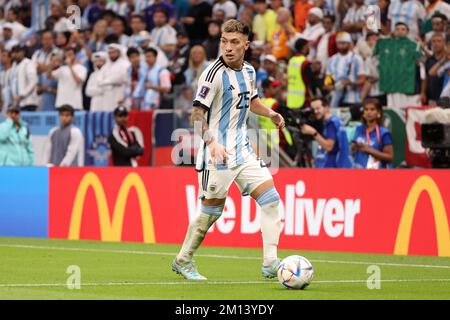 Al Daayen, Qatar. 09th décembre 2022. Lisandro Martinez de l'Argentine lors de la coupe du monde de la FIFA 2022, quart de finale du match de football entre les pays-Bas et l'Argentine sur 9 décembre 2022 au stade Lusail à Al Daayen, Qatar - photo Jean Catuffe / DPPI crédit: DPPI Media/Alamy Live News Banque D'Images