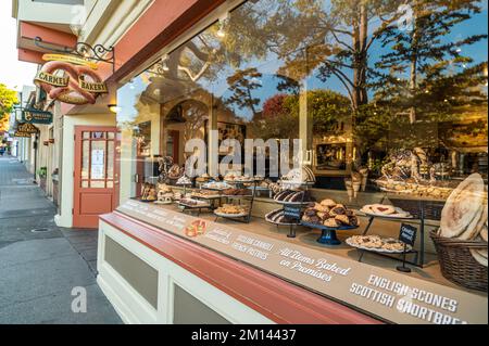 La boulangerie Carmel propose des pâtisseries et des produits de boulangerie de style européen. Banque D'Images