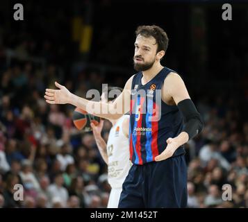 Sabadell, Barcelone, Espagne. 9th décembre 2022. Barcelone Espagne 09.12.2022 Sertac Sanli (FC Barcelone) gestes pendant le match de l'Euroligue de basket-ball entre le FC Barcelone et le LDLC Asvel Villeurbanne au Palau Blaugrana sur 09. Décembre 2022 à Barcelone. (Credit image: © Xavi Urgeles/ZUMA Press Wire) Credit: ZUMA Press, Inc./Alamy Live News Banque D'Images