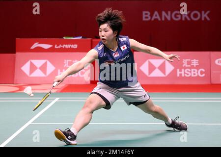 Bangkok, Thaïlande. 10th décembre 2022. Yamaguchi Akane, du Japon, revient à Chen Yufei, de Chine, lors d'un match semi-final féminin à la finale du BWF World Tour 2022 à Bangkok, en Thaïlande, le 10 décembre 2022. Crédit: Wang Teng/Xinhua/Alay Live News Banque D'Images