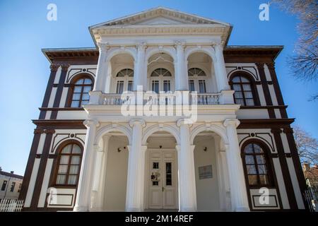 Edirne, Turquie - 24 décembre 2021 : maisons colorées historiques dans Edirne vue sur le bâtiment dans la ville d'Edirne. Banque D'Images