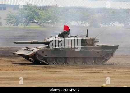 Préfecture de Shizuoka, Japon - 10 juillet 2011: Force d'autodéfense terrestre japonaise Mitsubishi de type 90 MBT (main Battle Tank). Banque D'Images