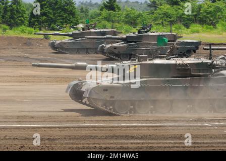 Préfecture de Shizuoka, Japon - 10 juillet 2011: Force d'autodéfense terrestre japonaise Mitsubishi de type 90 MBT (main Battle Tank). Banque D'Images