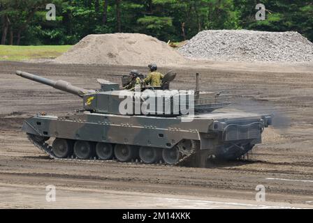 Préfecture de Shizuoka, Japon - 10 juillet 2011: Force d'autodéfense terrestre japonaise Mitsubishi de type 90 MBT (main Battle Tank). Banque D'Images