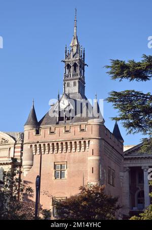 Donjon du Capitole, à Toulouse, France, construit en 1525 comme un magasin pour les archives de la ville et la poudre à canon, restauré en C19th par Viollet-le-Duc. Banque D'Images