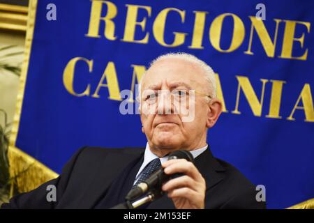 Naples, Campanie, Italie. 9th décembre 2022. Gouverneur de la région de Campanie, Vincenzo de Luca, lors de la visite du ministre des Affaires régionales et de l'autonomie, Roberto Calderoli, palais de la région de Campanie à Naples. (Credit image: © Pasquale Gargano/Pacific Press via ZUMA Press Wire) Banque D'Images