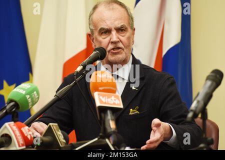 Naples, Campanie, Italie. 9th décembre 2022. Gouverneur de la région de Campanie, Vincenzo de Luca, lors de la visite du ministre des Affaires régionales et de l'autonomie, Roberto Calderoli, palais de la région de Campanie à Naples. (Credit image: © Pasquale Gargano/Pacific Press via ZUMA Press Wire) Banque D'Images