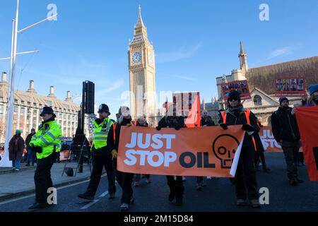 Parliament Square, Londres, Royaume-Uni. 10th décembre 2022. Arrêtez simplement les manifestants du pétrole sur la place du Parlement. Crédit : Matthew Chattle/Alay Live News Banque D'Images