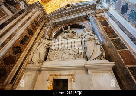 Cité du Vatican, 22 juillet 2022 : intérieur de la rue Basilique Saint-Pierre, Vatican, Italie. Le pape Gregory Gregorius XVI Banque D'Images