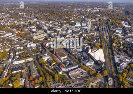 Vue aérienne, vue sur le centre-ville et chantier de construction avec nouveau bâtiment quartier d'affaires Viktoria Karree et l'hôtel de ville et les Bermudes Triangle dans la rue Banque D'Images