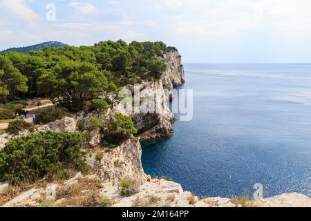 ÎLE DE DUGI OTOK, CROATIE - 7 SEPTEMBRE 2016 : ce sont des rochers de l'île de Dugi Otok, située sur la côte de l'île comprise dans le Telascic Banque D'Images