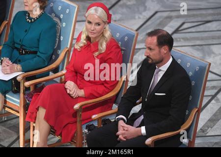 Oslo, Norvège. 10th décembre 2022. La princesse Mette-Marit de Norvège et le prince Haakon de Norvège assistent à la cérémonie de remise du prix Nobel de la paix 2022 à l'hôtel de ville d'Oslo, en Norvège, sur 10 décembre 2022. Photo de Paul Treadway/ Credit: UPI/Alay Live News Banque D'Images