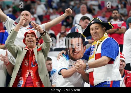 Les fans d'Angleterre sont en tête du match de la coupe du monde de la FIFA, quart de finale, au stade Al Bayt d'Al Khor, au Qatar. Date de la photo: Samedi 10 décembre 2022. Banque D'Images