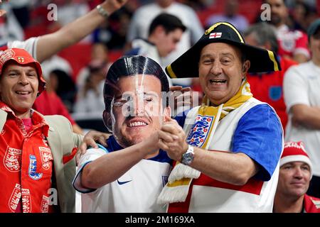 Les fans d'Angleterre sont en tête du match de la coupe du monde de la FIFA, quart de finale, au stade Al Bayt d'Al Khor, au Qatar. Date de la photo: Samedi 10 décembre 2022. Banque D'Images
