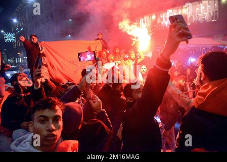 Milan, Italie. 10th décembre 2022. Milan - des coups de poignarder se sont produits près de Corso Buenos Aires pendant les célébrations des fans marocains pour leur victoire dans la coupe du monde Editorial usage seulement crédit: Agence de photo indépendante Srl/Alamy Live News Banque D'Images