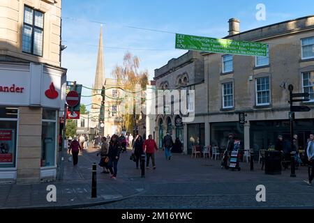 Trowbridge, Wiltshire, Royaume-Uni - 25 novembre 2017: Fore Street à Trowbridge, Wiltshire, Angleterre, Royaume-Uni Banque D'Images