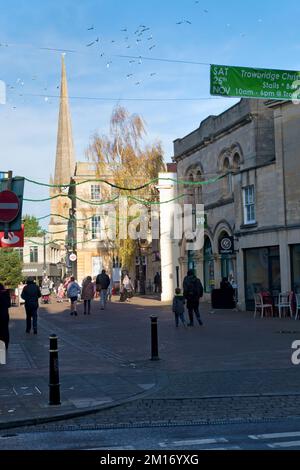 Trowbridge, Wiltshire, Royaume-Uni - 25 novembre 2017: Fore Street à Trowbridge, Wiltshire, Angleterre, Royaume-Uni Banque D'Images
