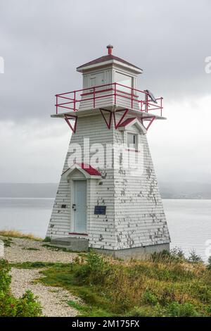 Woody point, Terre-Neuve, Canada : phare de Woody point, sur la baie bonne, dans le parc national du gros-Morne, désigné phare patrimonial par le Canad Banque D'Images