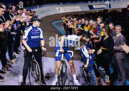 ROTTERDAM - Niki Terpstra est mis en lumière pendant les six jours de Rotterdam. Le gagnant du Tour de Flandre et de Paris-Roubaix, entre autres, dit Au revoir comme cycliste professionnel à l'âge de 38 ans. ANP MARCEL GUERRIER Banque D'Images