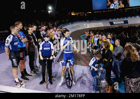 ROTTERDAM - Niki Terpstra est mis en lumière pendant les six jours de Rotterdam. Le gagnant du Tour de Flandre et de Paris-Roubaix, entre autres, dit Au revoir comme cycliste professionnel à l'âge de 38 ans. ANP MARCEL GUERRIER Banque D'Images